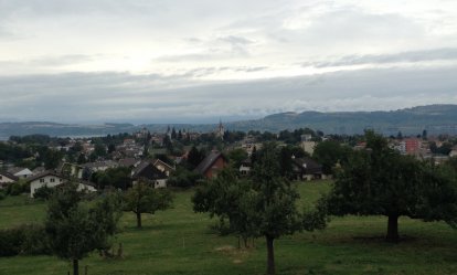 Op de achtergrond Murten