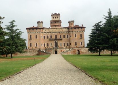 Castello Cusani Visconti in Chignolo Po