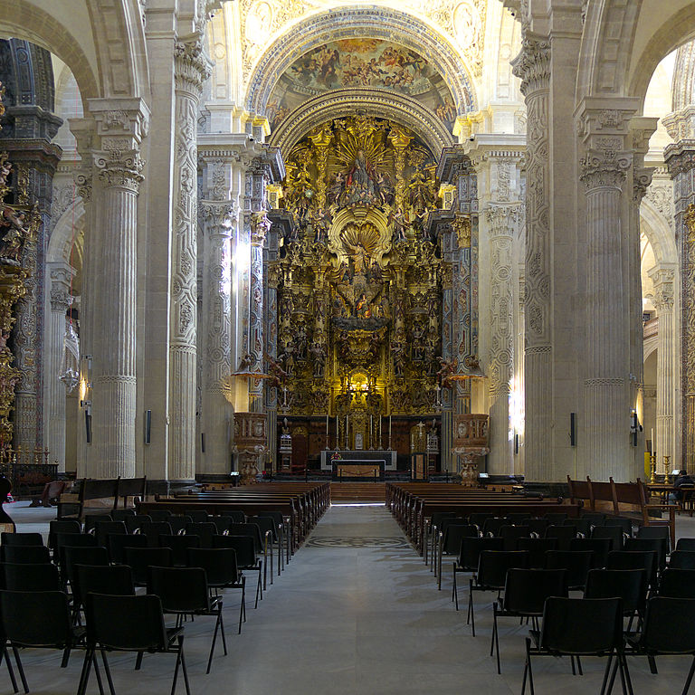 768px-Iglesia_de_El_Divino_Salvador_(Sevilla)._Nave_central